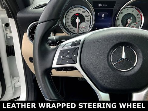 Used 2016 Mercedes-Benz SLK 300 image 2