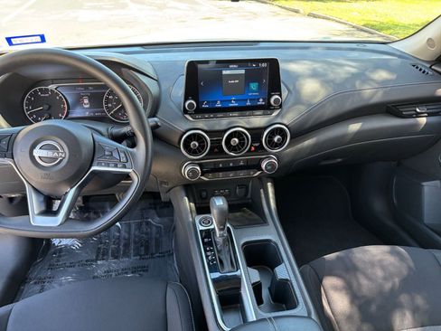 Used 2025 Nissan Sentra SV FWD image 28