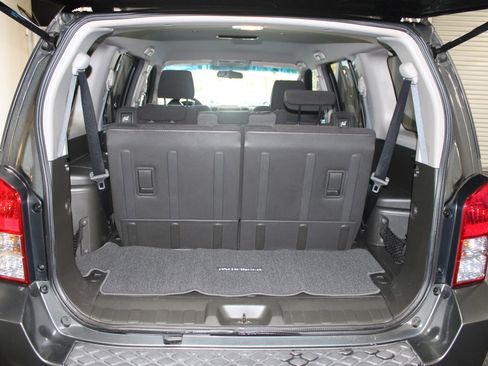 Used 2005 Nissan Pathfinder SE image 4