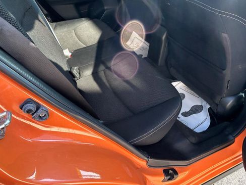 Used 2015 Subaru Crosstrek 2.0i Premium AWD/4WD image 11