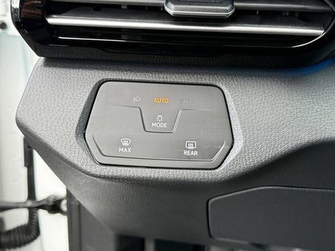 Used 2023 Volkswagen ID.4 2WD image 21