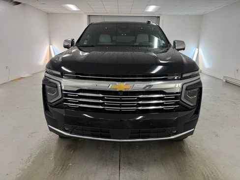 New 2025 Chevrolet Suburban Premier image 3