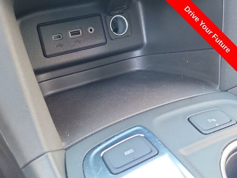 Used 2024 Chevrolet Equinox LT AWD/4WD image 12