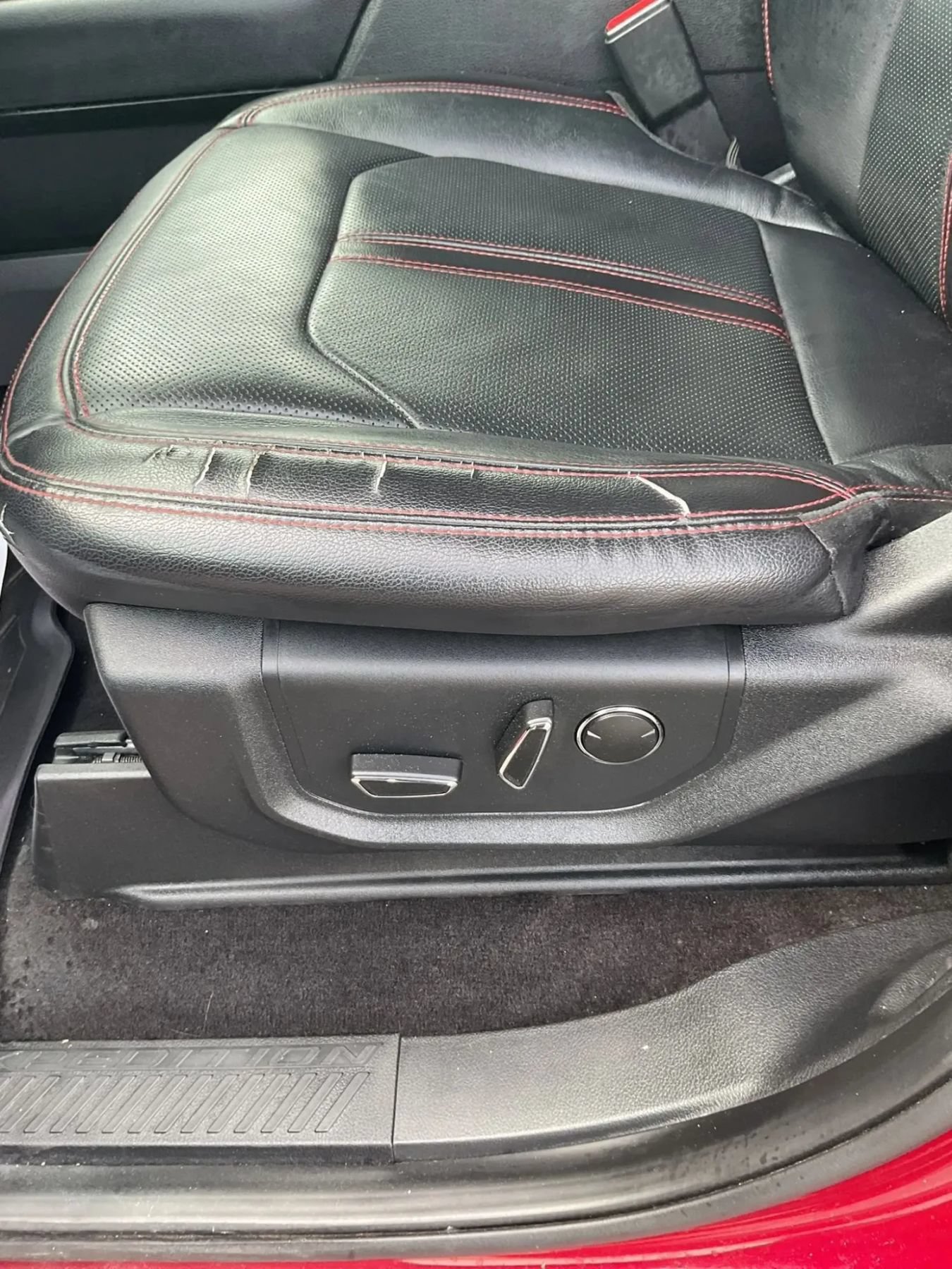 Used 2019 Ford Expedition Limited w/ Equipment Group 303A AWD/4WD image 25