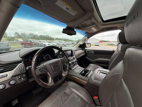 Used 2018 GMC Yukon Denali w/ Denali Ultimate Package AWD/4WD image 8