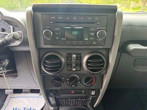 Used 2010 Jeep Wrangler Unlimited Sport image 23