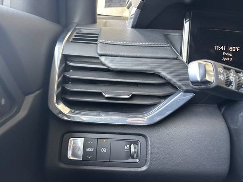 Certified 2025 GMC Acadia Elevation FWD image 18