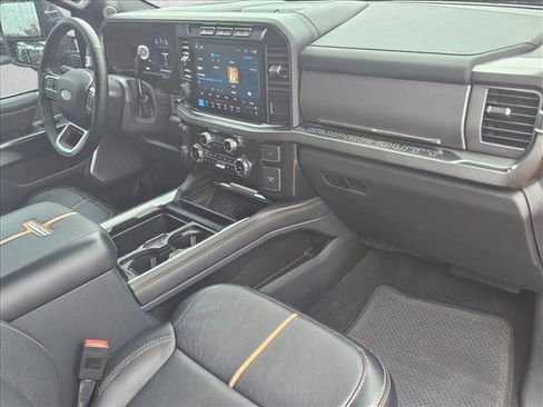 Used 2024 Ford F250 Platinum w/ FX4 Off-Road Package image 23
