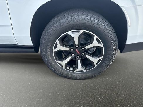 New 2026 GMC Yukon XL AT4 w/ AT4 Premium Plus Package AWD/4WD image 12