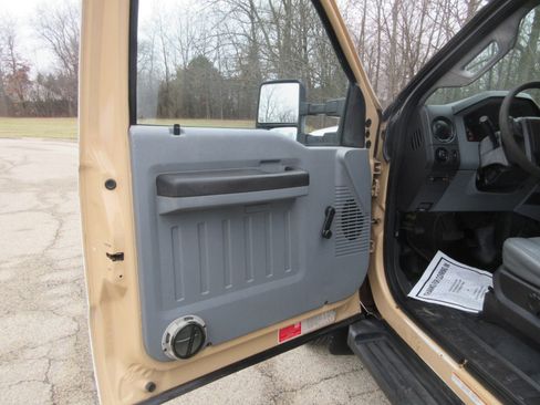 Used 2015 Ford F450 XL w/ Snow Plow Prep Package image 28