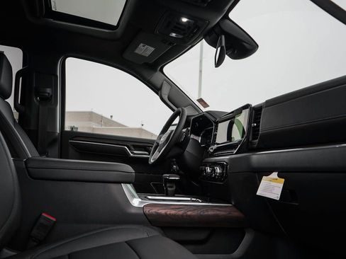 New 2026 GMC Sierra 1500 SLT w/ SLT Premium Plus Package image 9