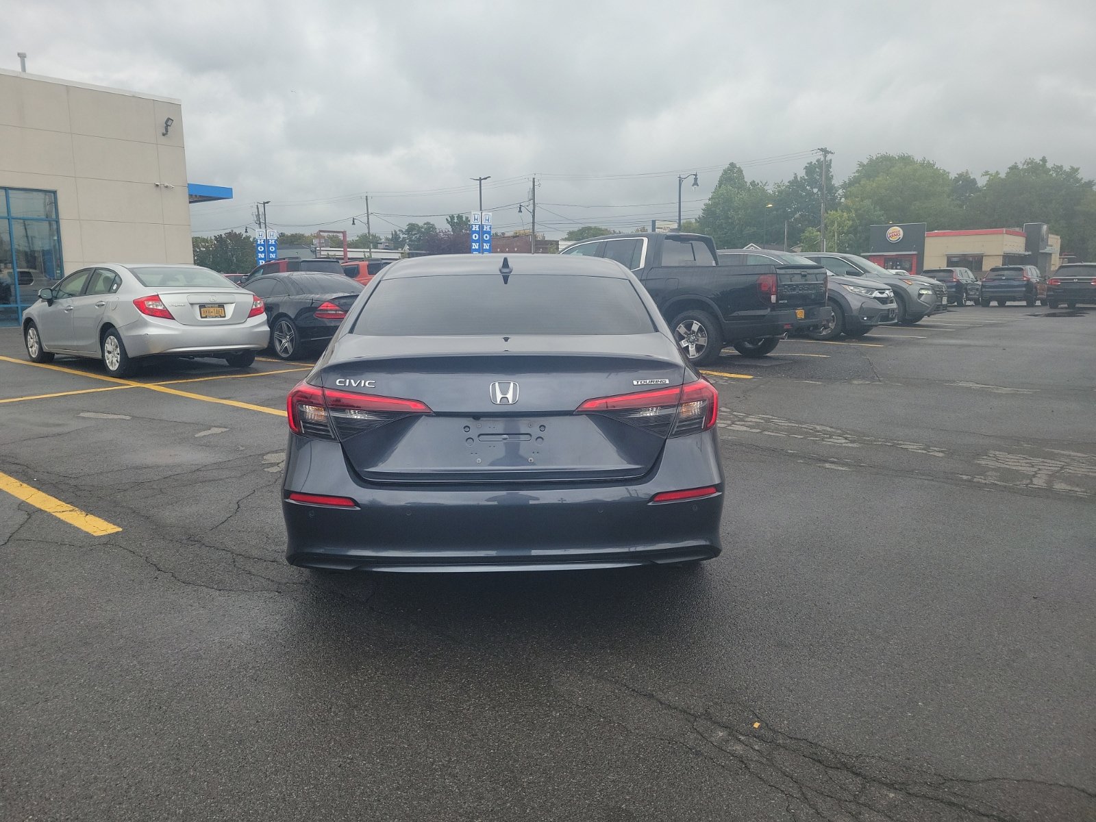 Used 2023 Honda Civic Touring image 4