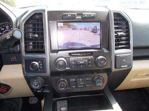 Used 2020 Ford F150 XLT w/ Trailer Tow Package AWD/4WD image 14