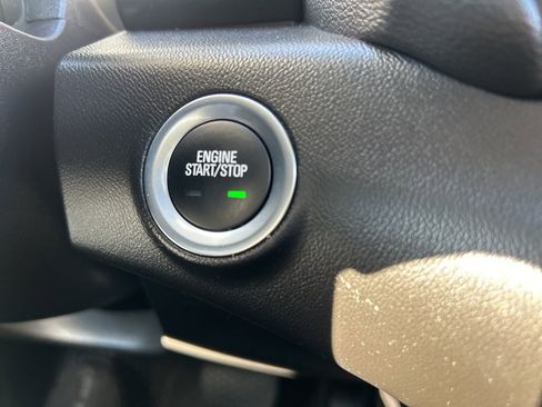 Used 2024 GMC Terrain SLT image 24