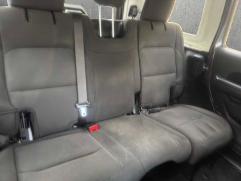 Used 2021 Jeep Wrangler Unlimited Sport image 19