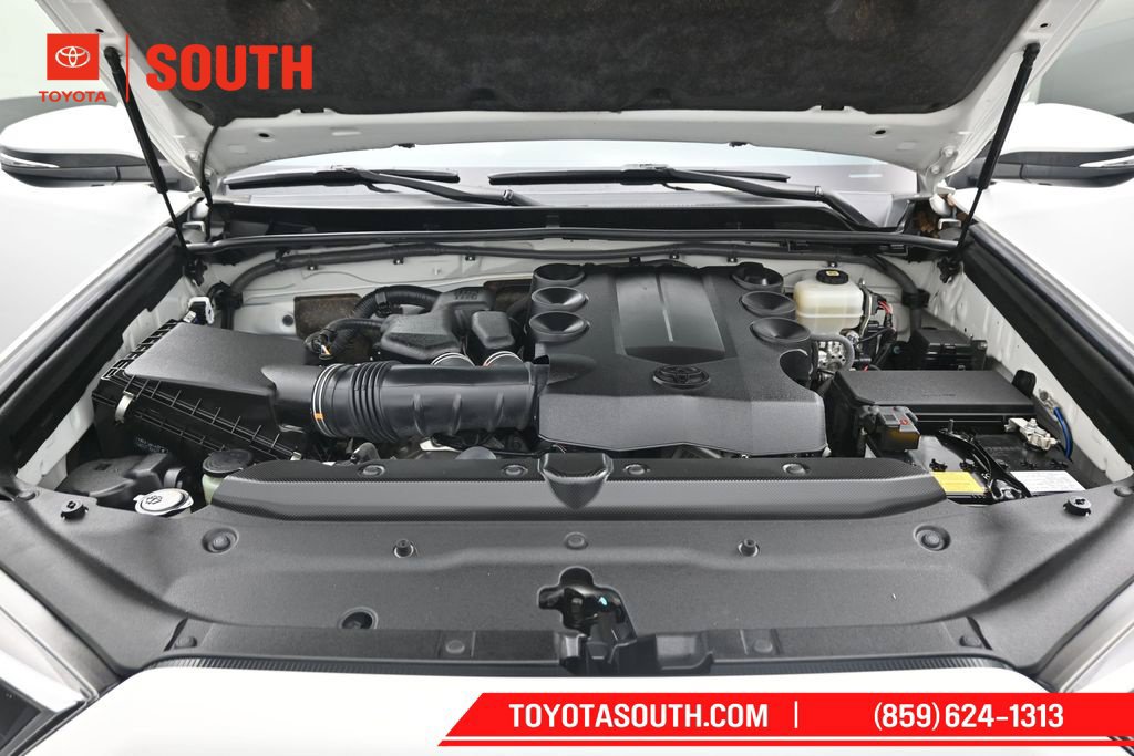 Used 2022 Toyota 4Runner TRD Off-Road Premium w/ Moonroof Package AWD/4WD image 32