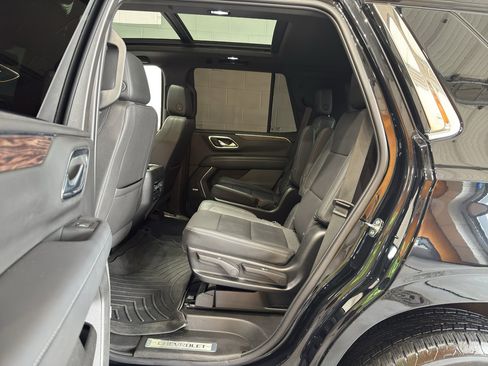 Used 2023 Chevrolet Tahoe LT w/ Luxury Package AWD/4WD image 10
