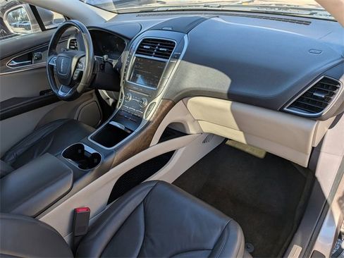 Used 2019 Lincoln Nautilus Select image 31
