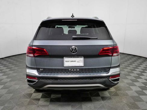 Certified 2022 Volkswagen Taos SE FWD image 30