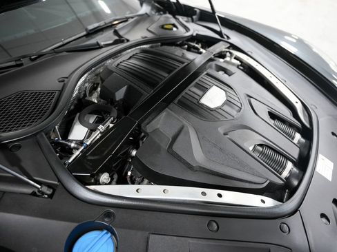 Used 2018 Porsche Panamera 4S AWD/4WD image 42