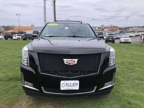 Used 2020 Cadillac Escalade Luxury image 16