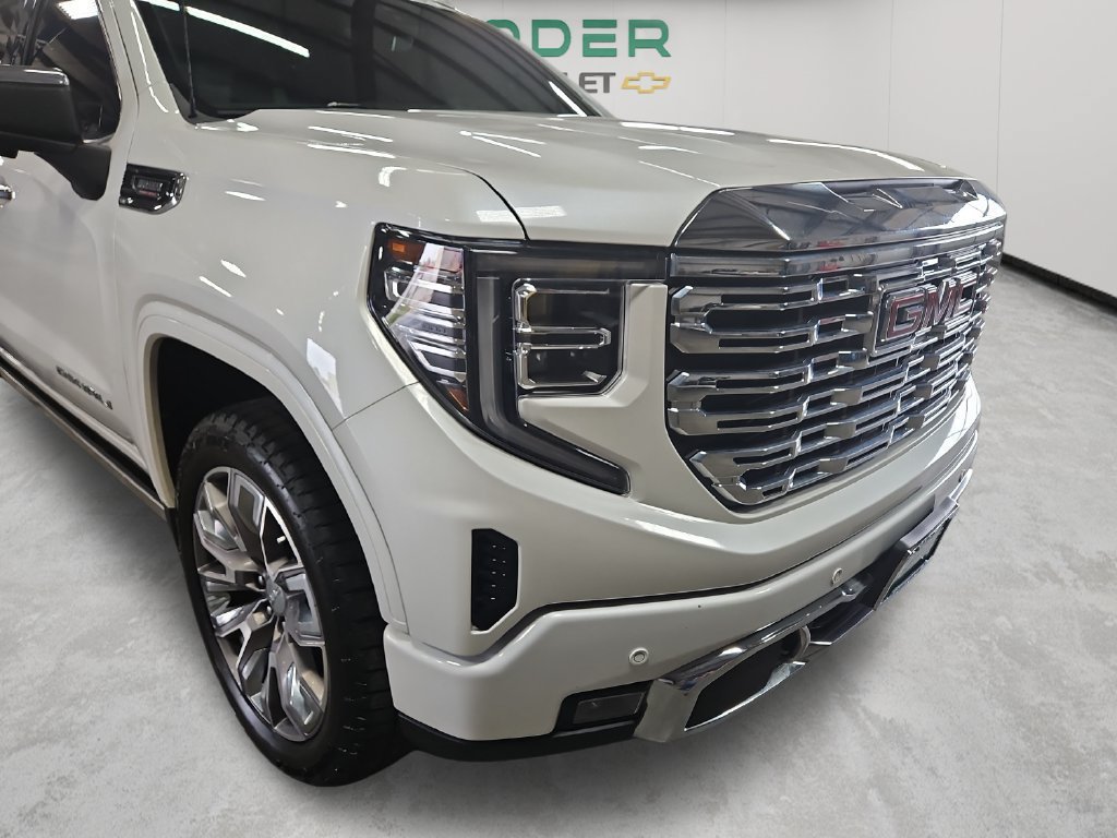 Used 2023 GMC Sierra 1500 Denali w/ Denali Reserve Package AWD/4WD image 54
