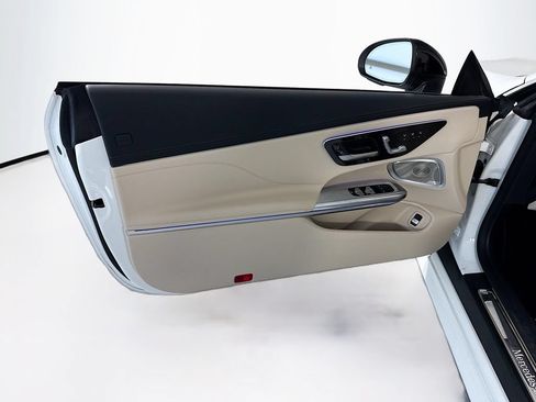 Certified 2024 Mercedes-Benz CLE 300 4MATIC Cabriolet image 32