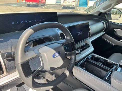 Used 2025 Ford Expedition Max Active RWD image 31