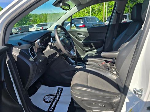 Used 2019 Chevrolet Trax LT w/ LT Convenience Package AWD/4WD image 11