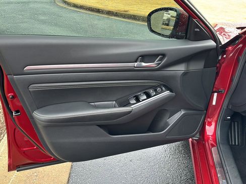 Used 2023 Nissan Altima 2.5 SL image 14