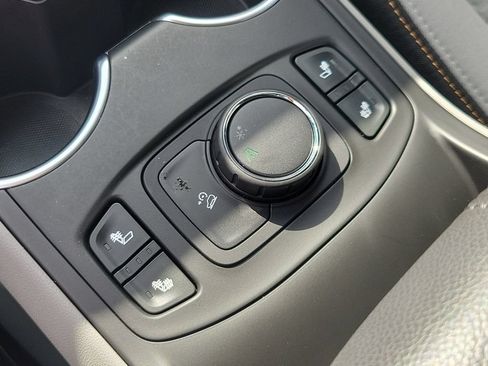 Used 2019 GMC Terrain SLE w/ Driver Convenience Package FWD image 28