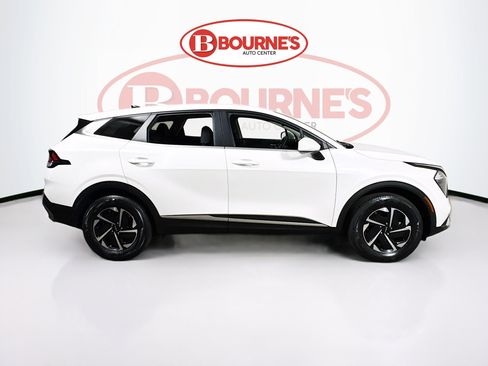 Used 2023 Kia Sportage LX AWD/4WD image 11