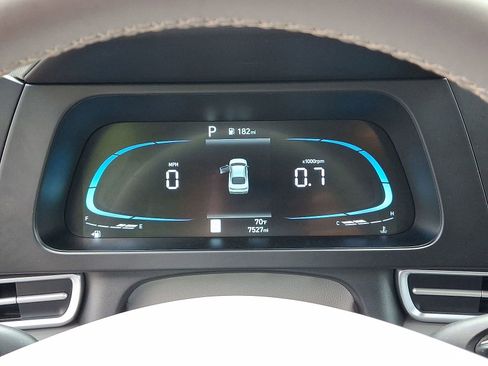Used 2025 Hyundai Elantra Sport FWD image 19