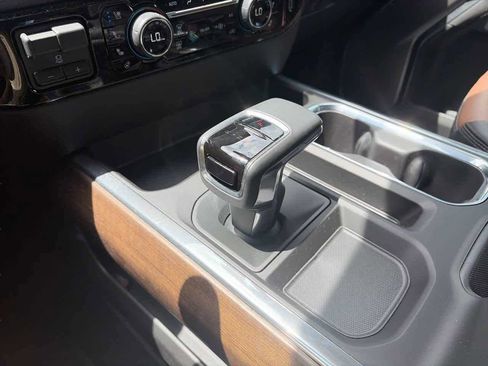 Used 2026 Chevrolet Silverado 1500 High Country w/ Technology Package AWD/4WD image 25