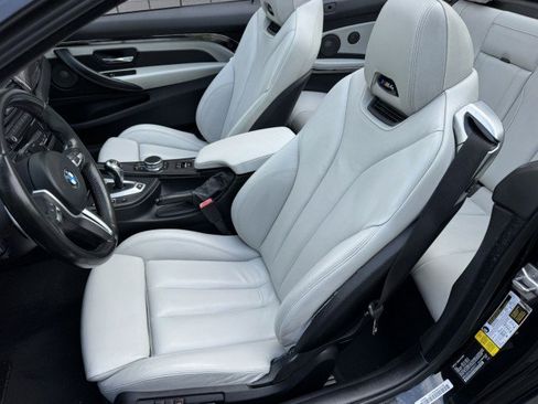Used 2018 BMW M4 Convertible RWD image 11