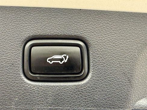 Used 2022 Hyundai Palisade SEL w/ Premium Package image 9