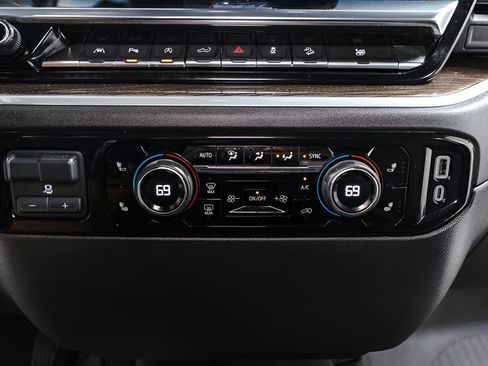 Used 2024 Chevrolet Silverado 1500 LT AWD/4WD image 14