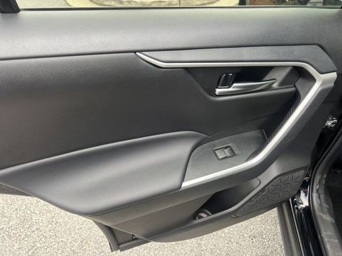 Used 2024 Toyota RAV4 XLE FWD image 21