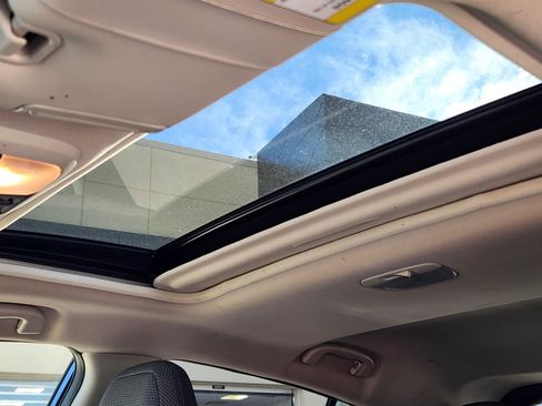 Used 2024 Subaru Crosstrek 2.0i Premium image 32