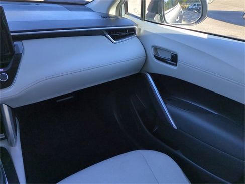 Used 2023 Toyota Corolla Cross LE image 16