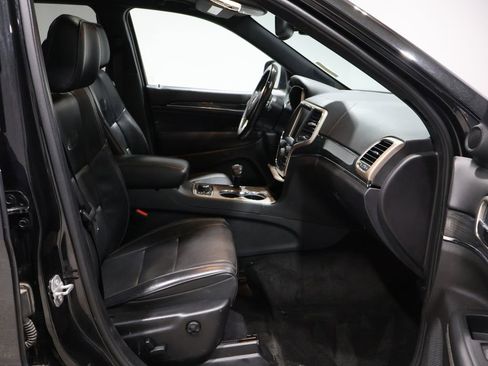 Used 2015 Jeep Grand Cherokee Overland w/ Advanced Technology Group image 26
