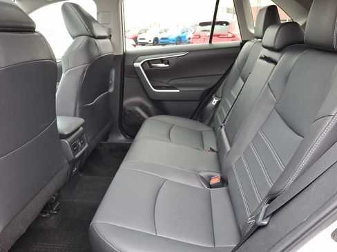 Used 2023 Toyota RAV4 XLE Premium image 10