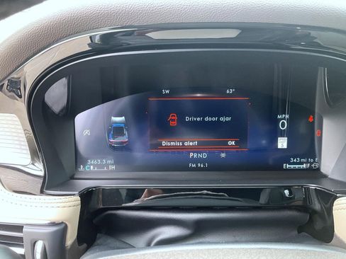 Used 2024 Lincoln Corsair FWD image 12