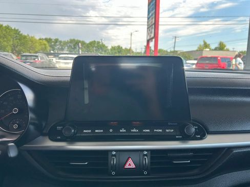 Used 2019 Kia Forte LXS FWD image 16