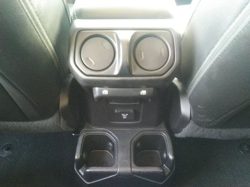 Used 2020 Jeep Gladiator Overland image 11