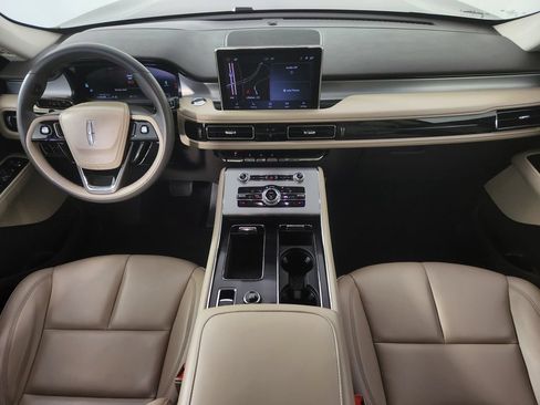 Used 2023 Lincoln Aviator AWD w/ Premium Package image 19