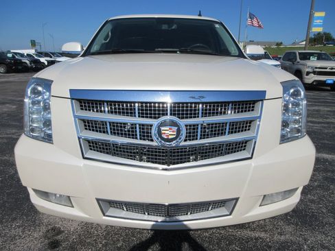Used 2013 Cadillac Escalade Platinum AWD/4WD image 8