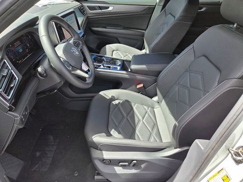 New 2026 Volkswagen Atlas Cross Sport SE FWD image 6