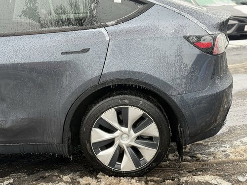 Used 2020 Tesla Model Y Long Range image 4