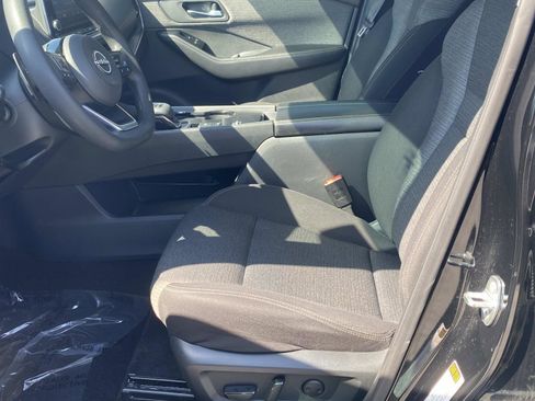 Used 2022 Nissan Rogue SV image 13